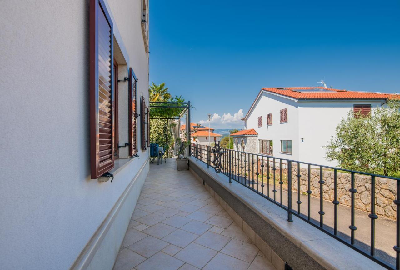 Josip Apartment *